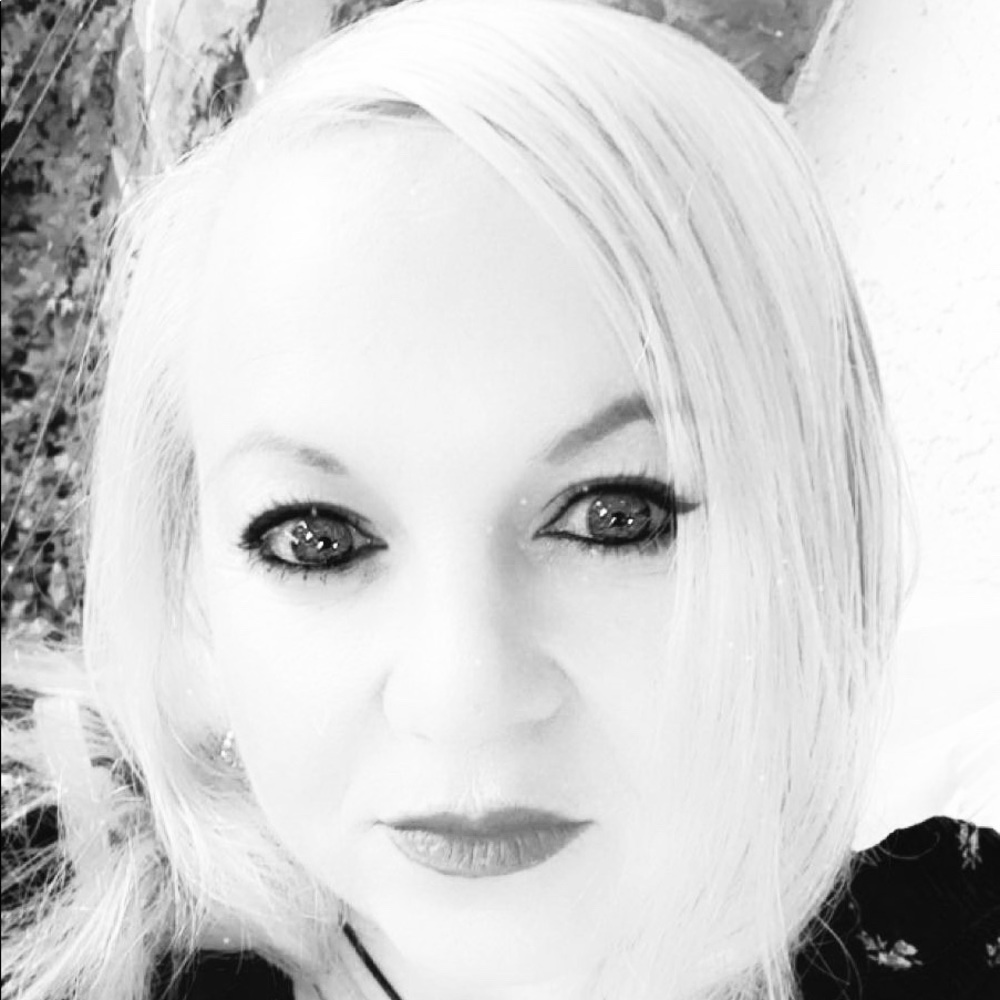 Meet your Posher, Alicia